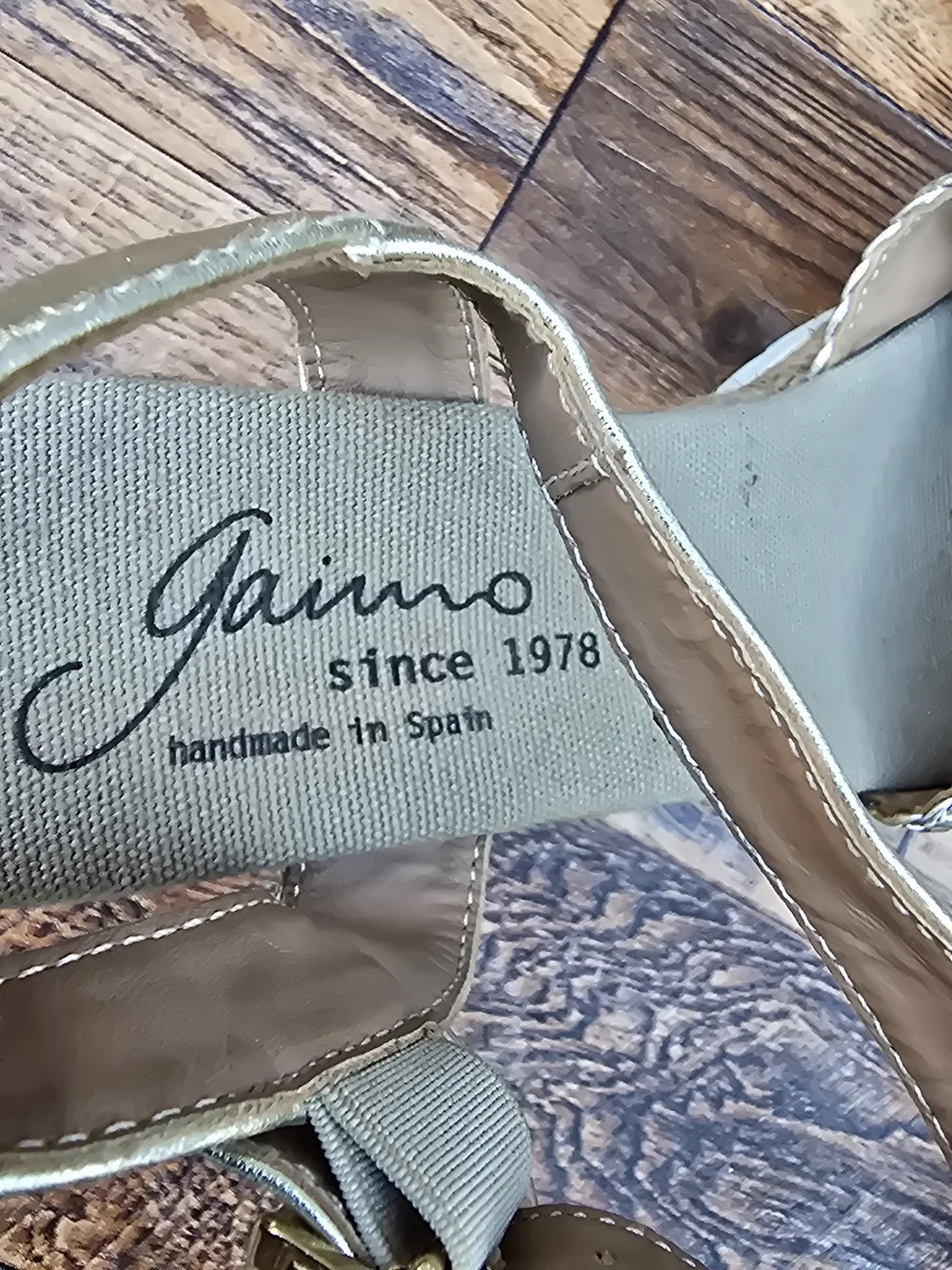 Gaimo stylish gold