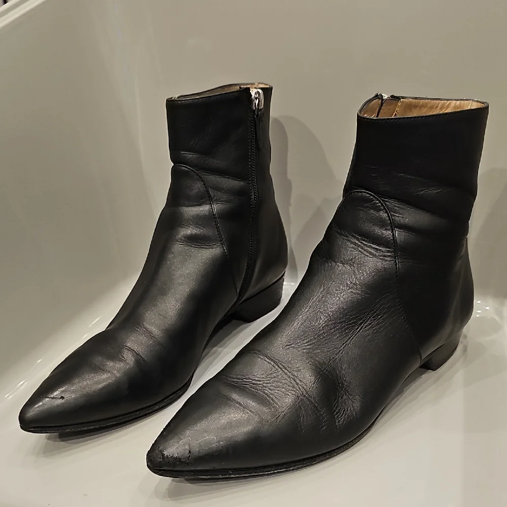 ALUMNAE Elegant Black Leather Booties