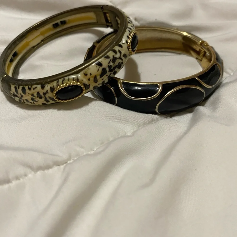N/A set hinged