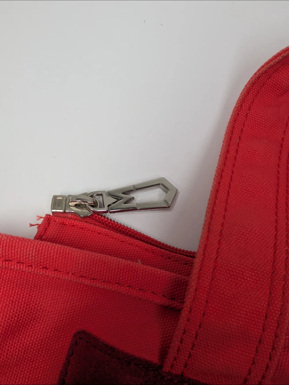 Marc Jacobs vibrant red