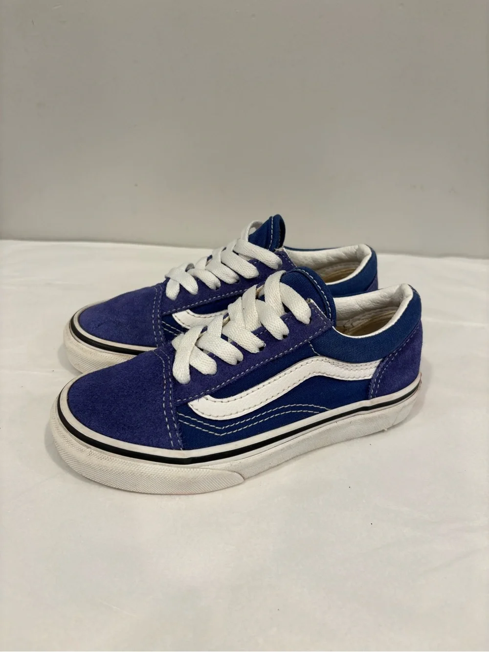 Vans Kids Old Skool Sneakers in Blue and White