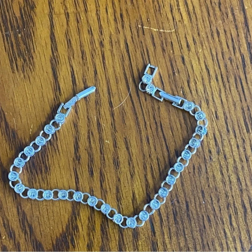 Avon white clear