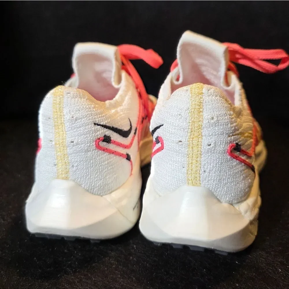 Nike Womens 5.5