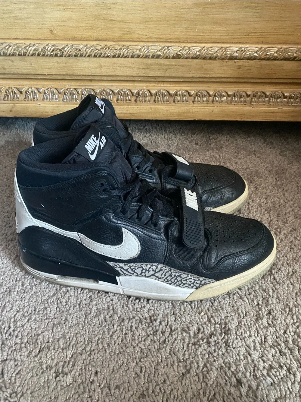 Air Jordan Legacy 312 Hi Men’s Black leather and White sneakers size 13