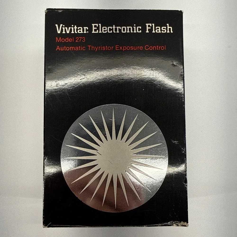 Vivitar Model 273 Automatic Thyristor Electronic Flash with Box and Manual
