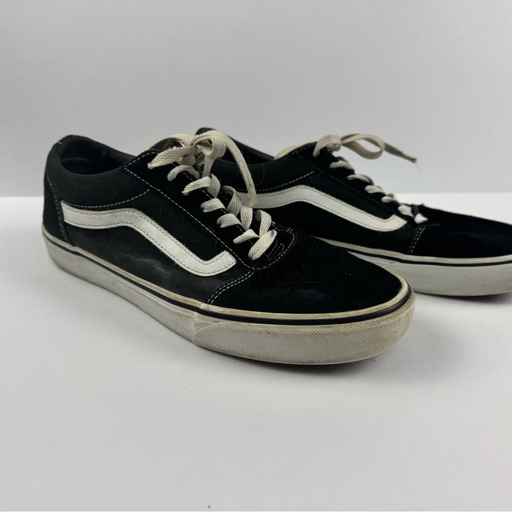 Vans Black and White old Skool skater sneaker in shade and canvas size 9