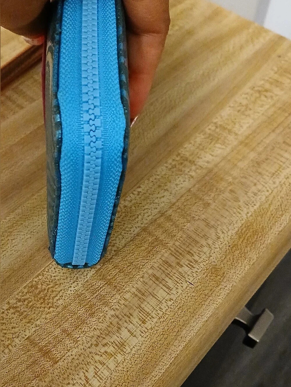 Kurt Geiger wave modern