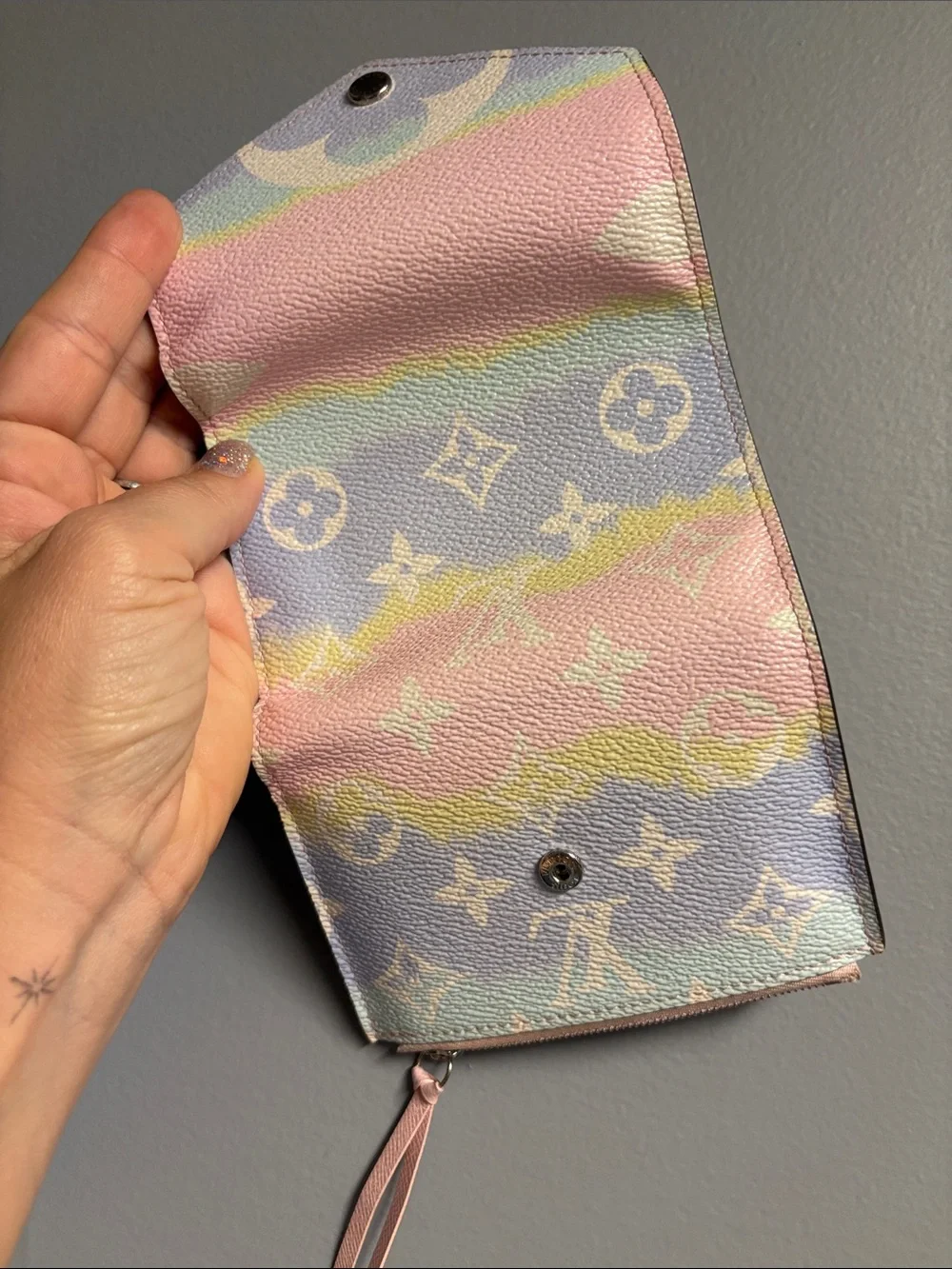 Louis Vuitton reposhing this