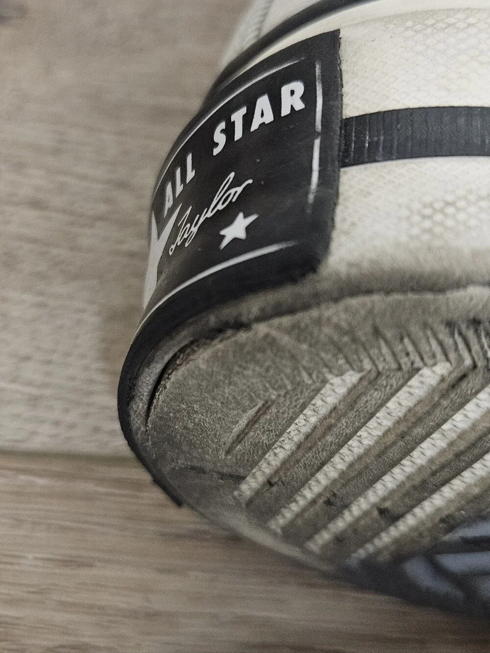 Converse size very