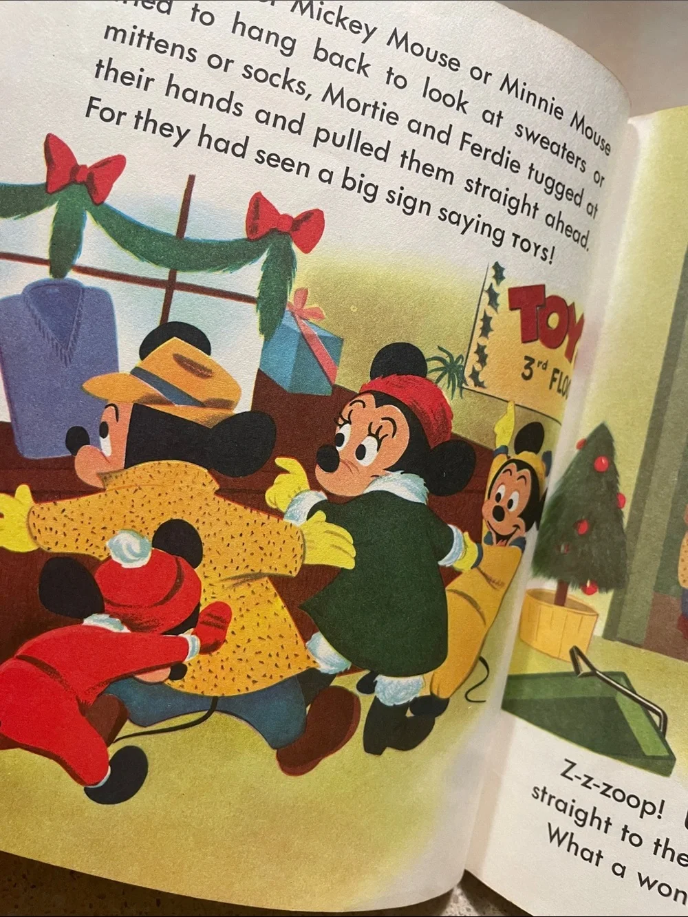 Walt Disney Mickey Mouse Goes Christmas Shopping - Red & Green Cover