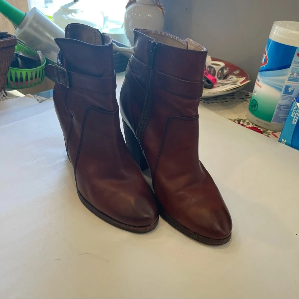 Frye elegant tan