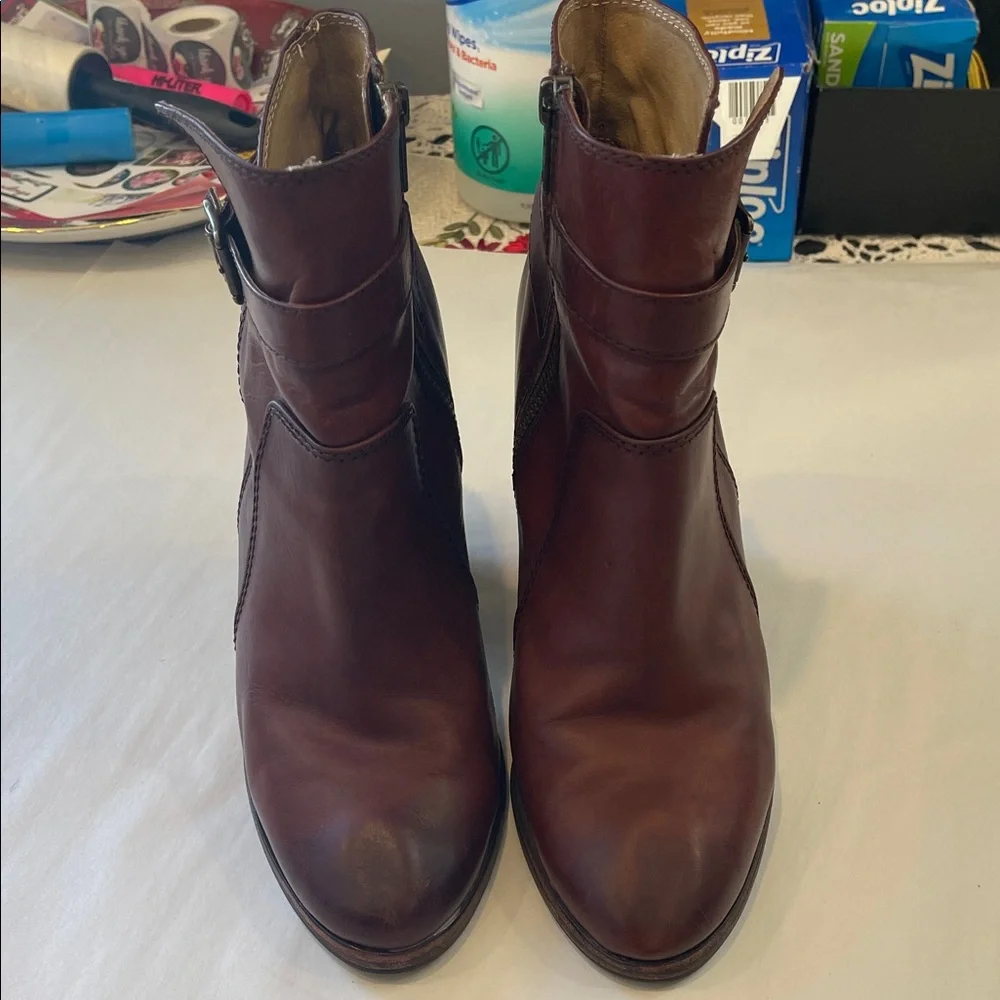 Frye elegant tan