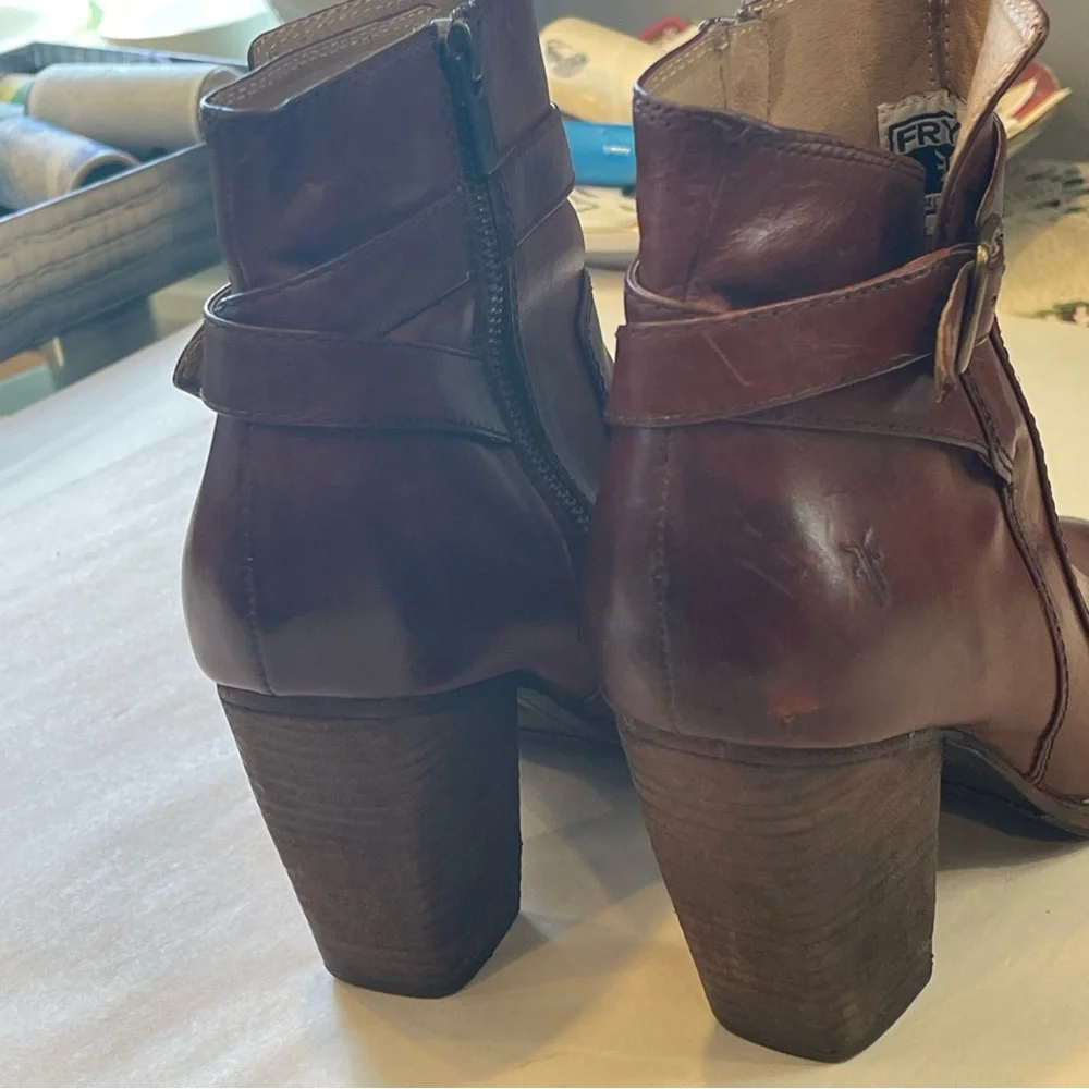 Frye elegant tan