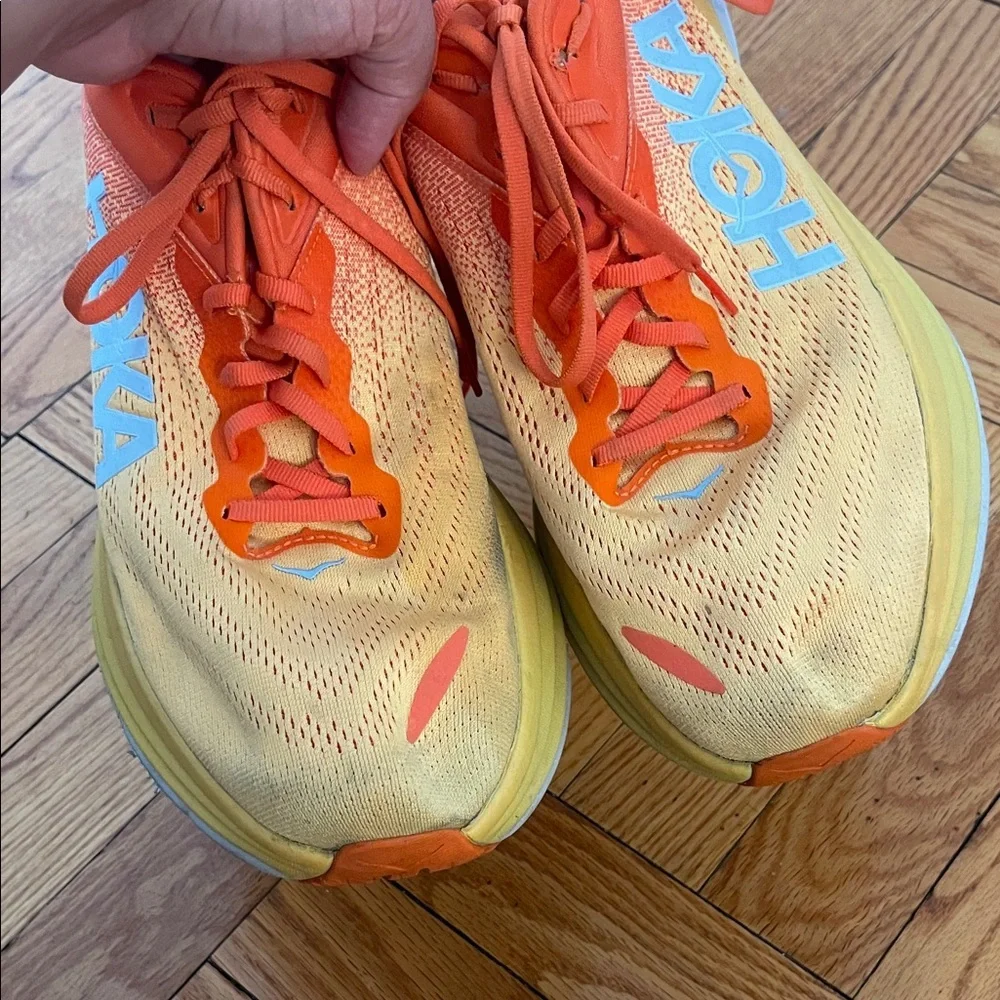 Hoka One One vibrant bondi