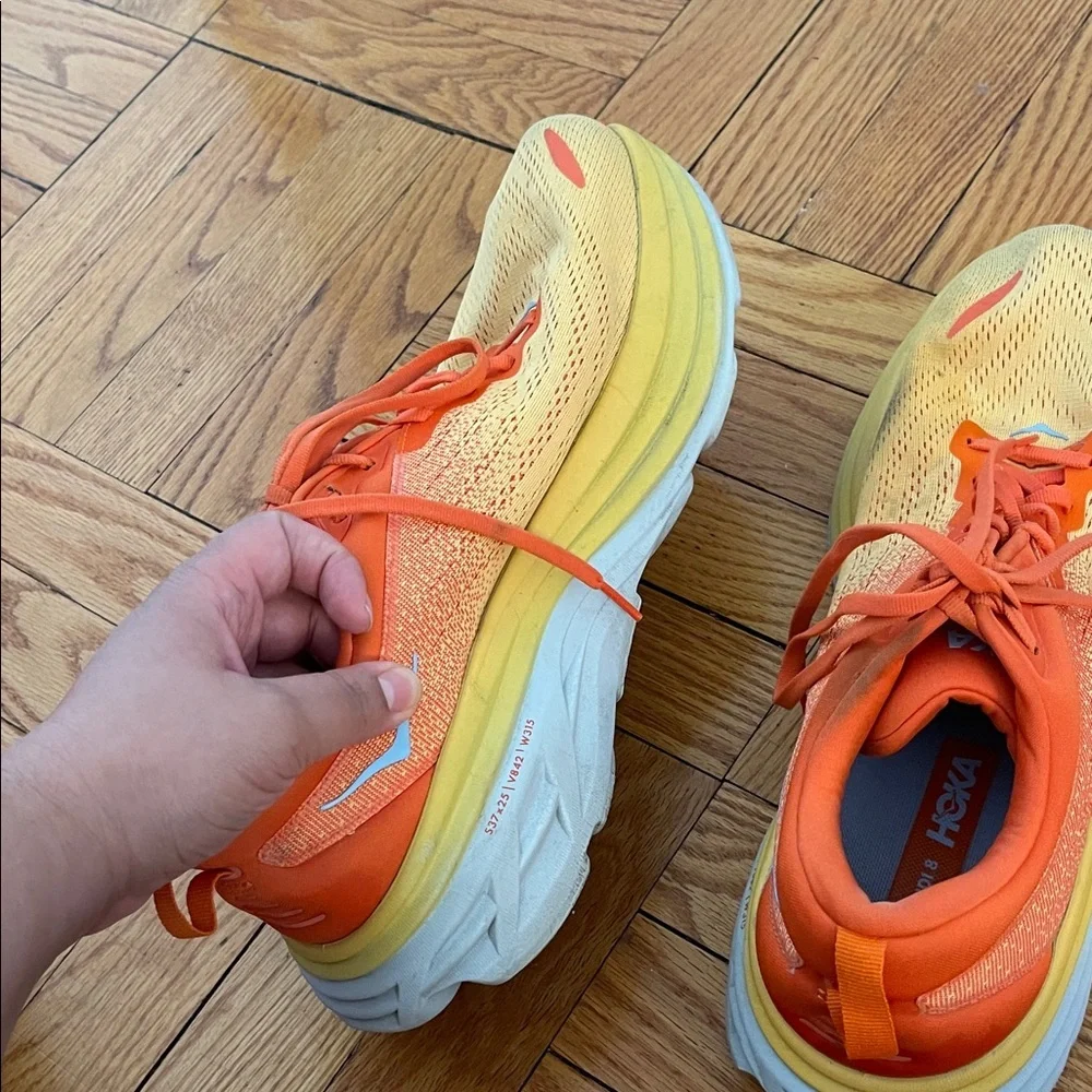 Hoka One One vibrant bondi