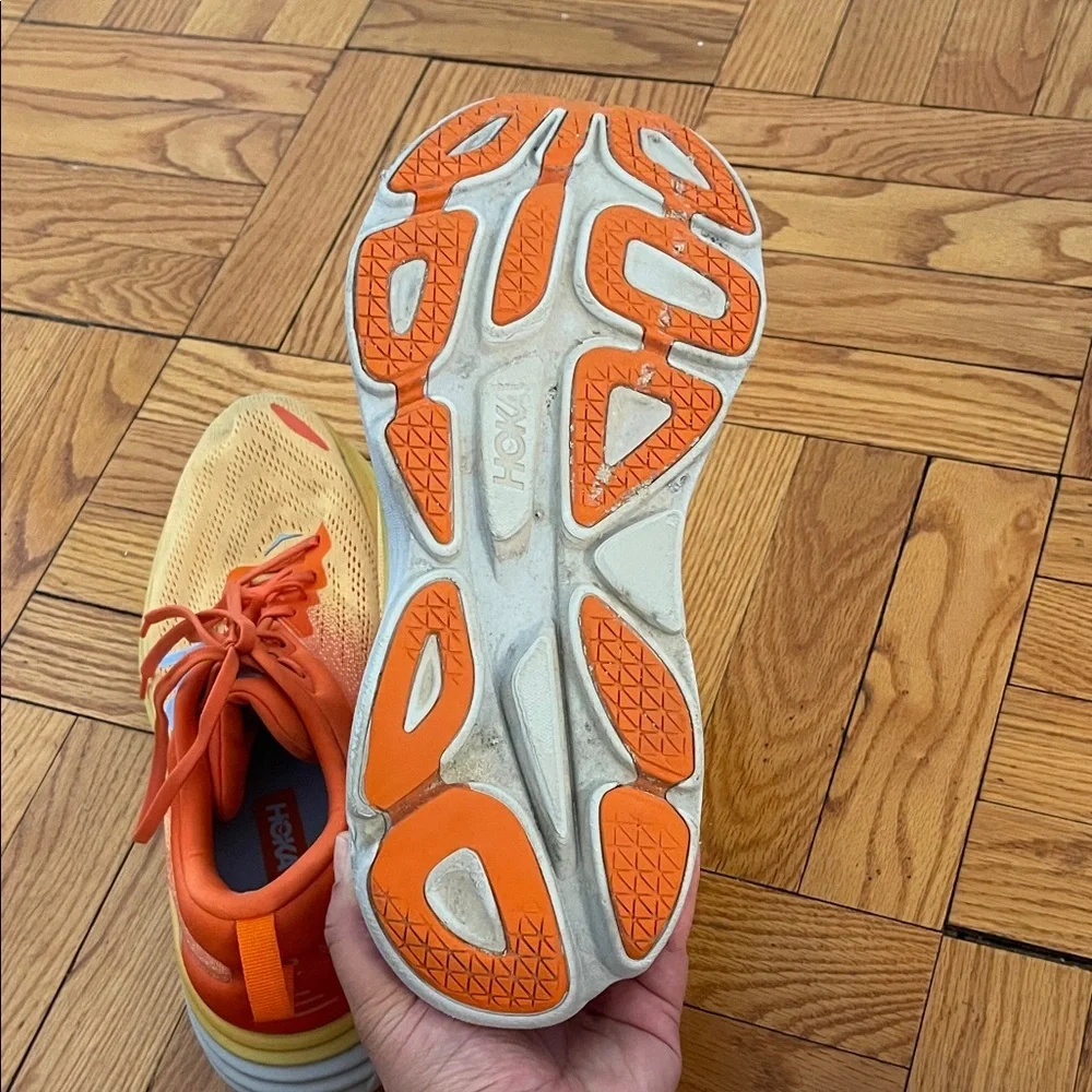 Hoka One One vibrant bondi