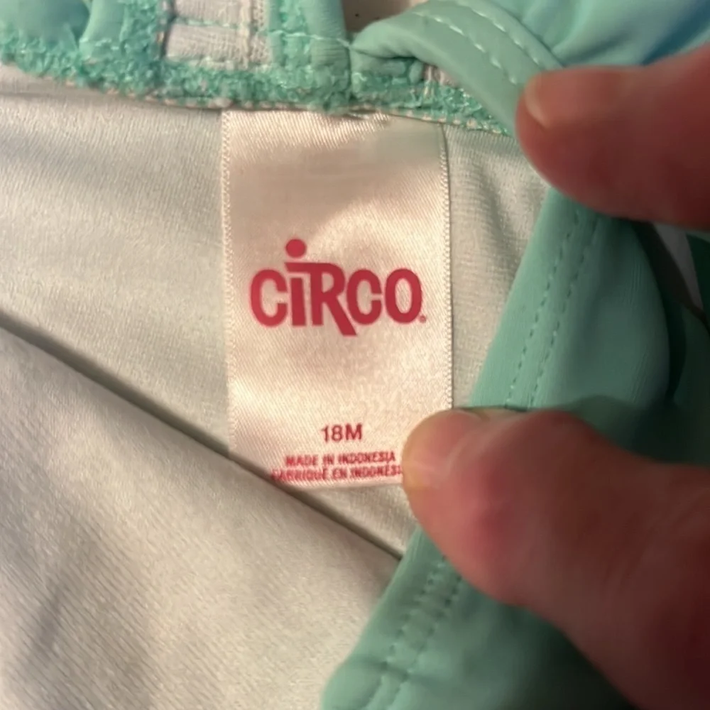 Circo childs swim