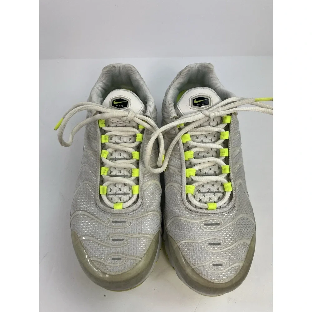 Nike see soles