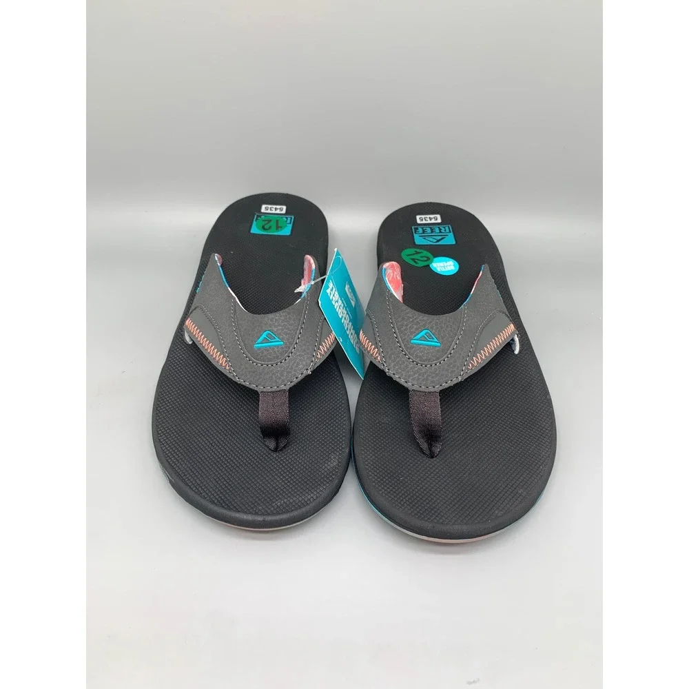Reef fanning tropic