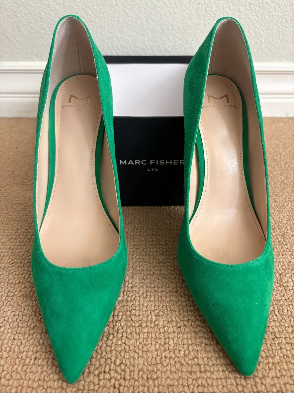 EUC Marc Fisher Abilene Emerald Green Suede Pointed-Toe Pumps, Size 9