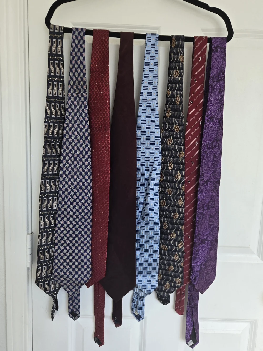 Men's Classic Burgundy and Purple Neck Tie Set