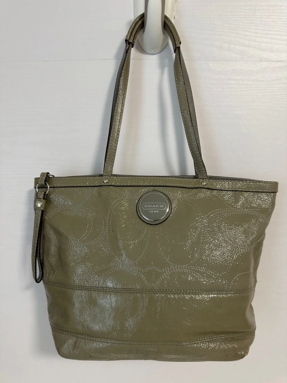 Coach Patent Signature Leather Shoulder Bag Purse