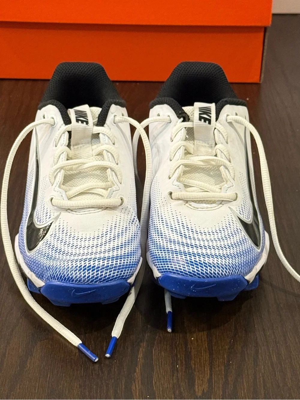 Nike color white