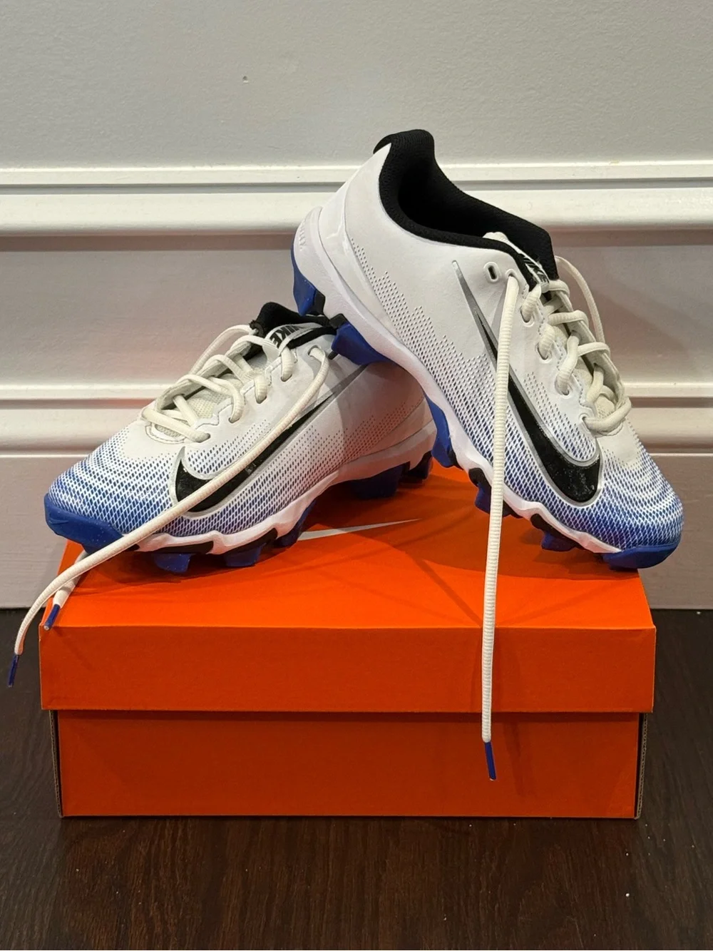 Nike color white