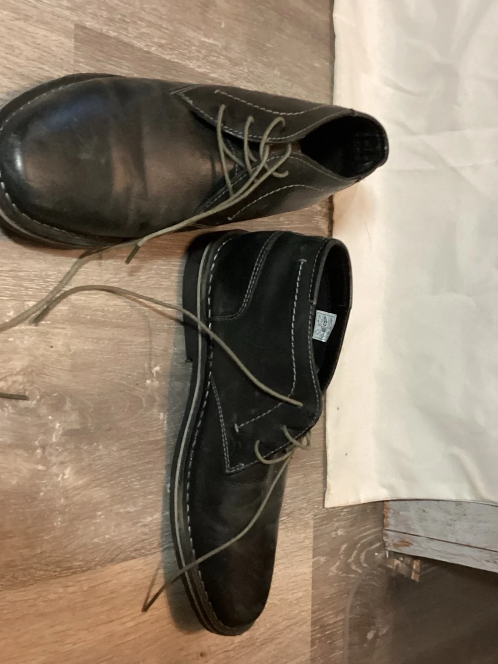 Steve Madden polished black