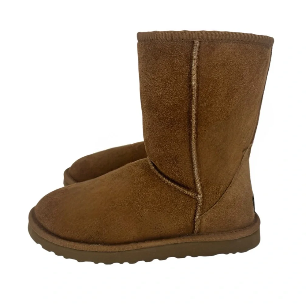 UGG classic short