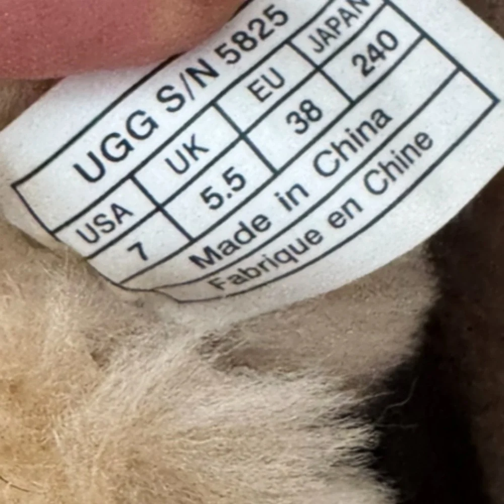 UGG classic short