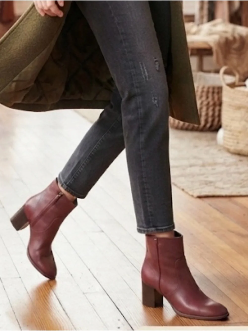 Loeffler Randall sleek leather