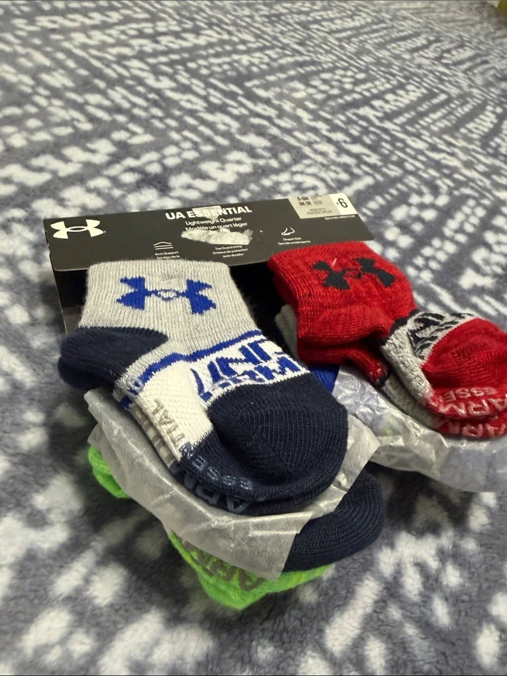 Under Armour six pairs