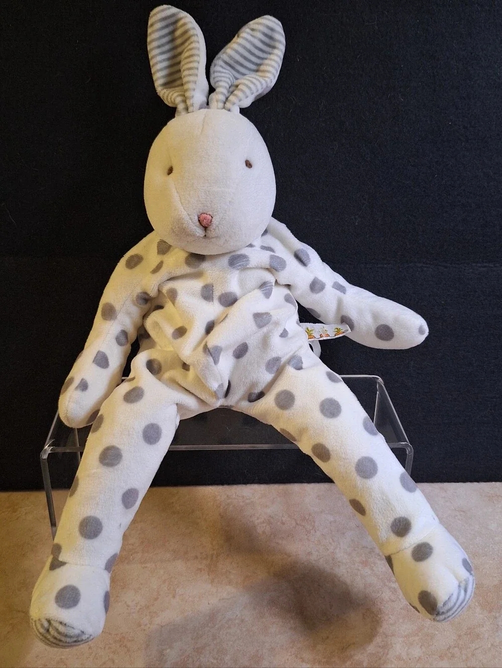 Bunnies by the Bay gray bunny