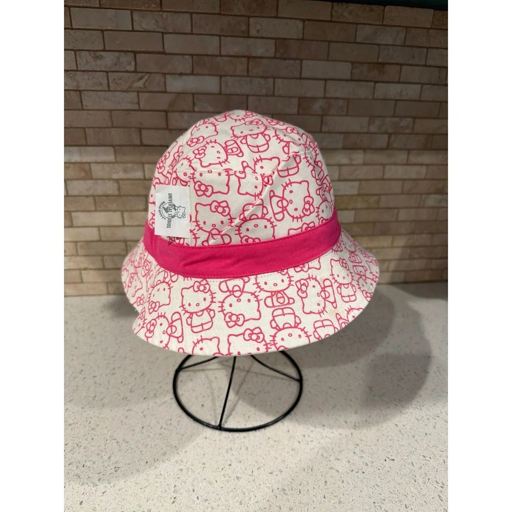 Universal studios Women's Bucket hats - Pink/White Hello Kitty reversible bucket