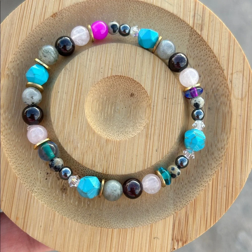 Handmade Howlite+ Labradorite+ Garnet+ Rose Quartz+ Dalmatian Jasper bracelet