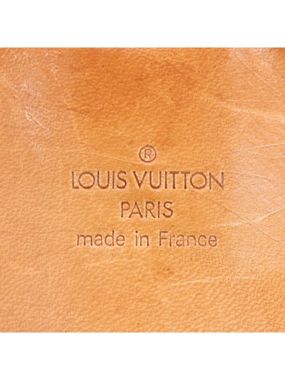 Louis Vuitton 72 travel odors