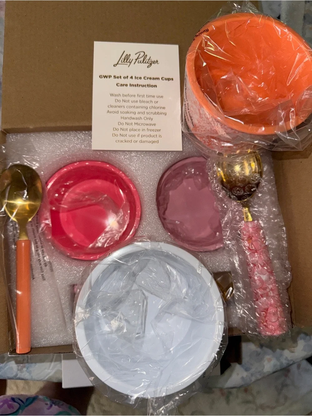 NIB Lilly Pulitzer 4 Ice Cream Cup snd Spoons Set and Scooper - Orange, Pink New