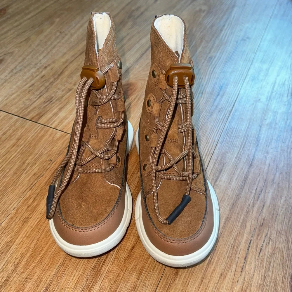 Sorel durable suede