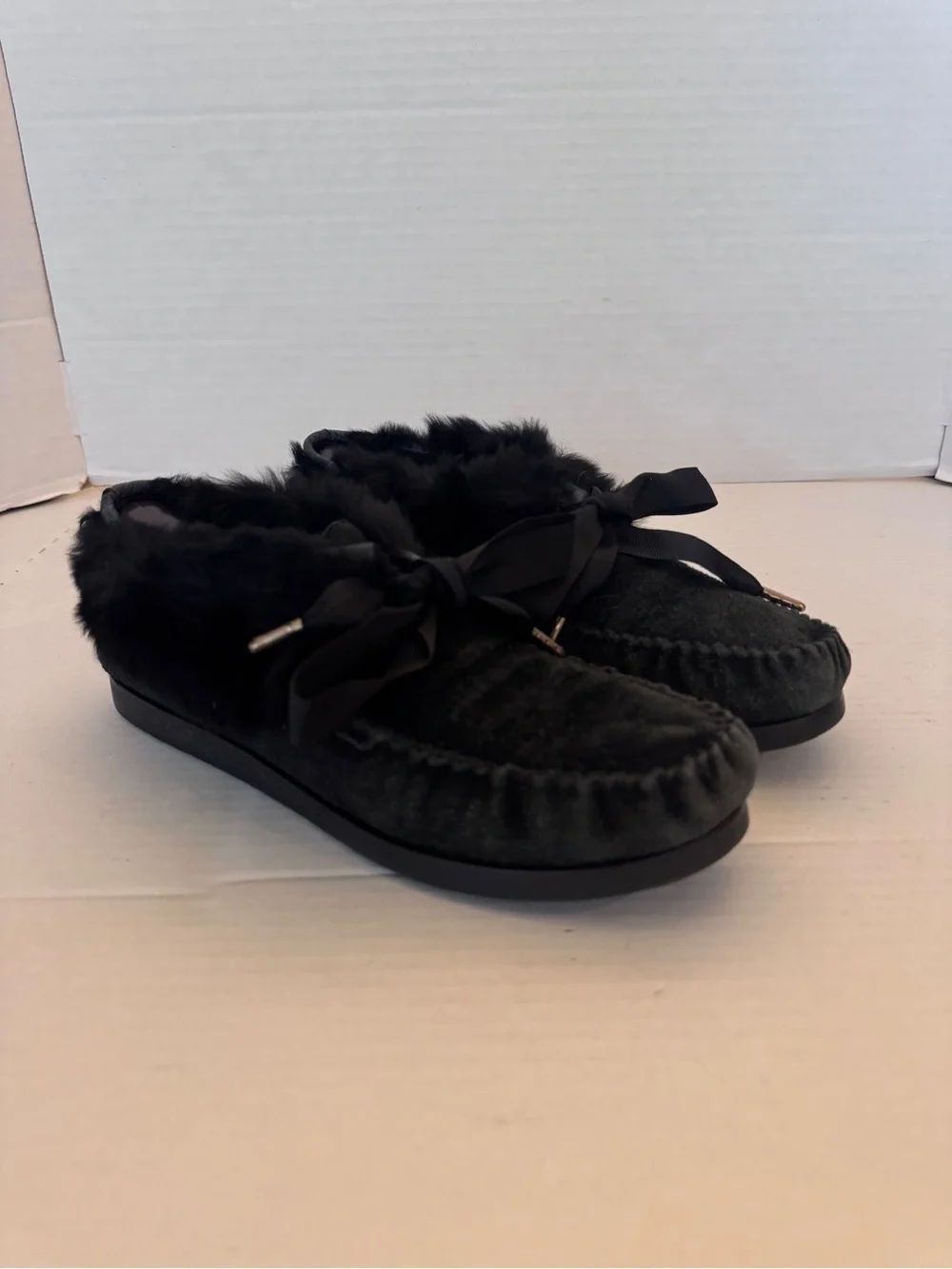 Tory Burch Aberdeen Moccasins Black Suede Fur Ribbon Tie Shoes Womens 8 M