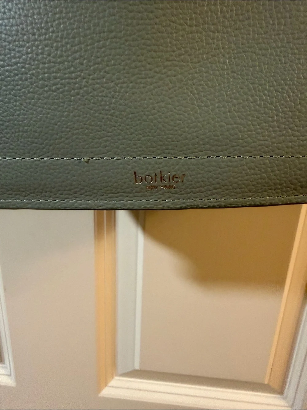 Botkier compact pebbled