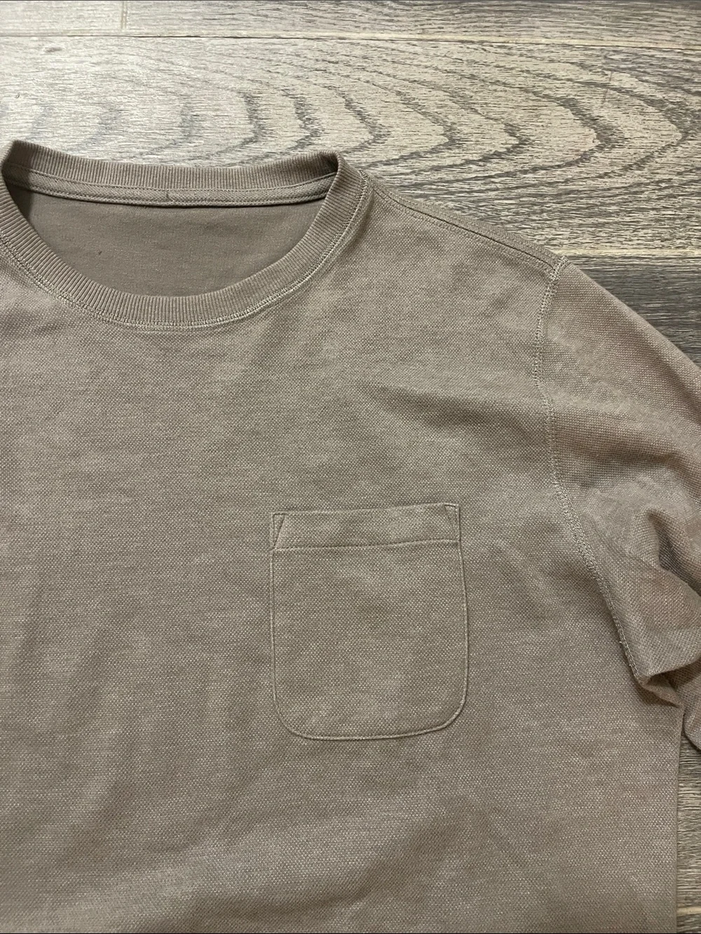 Vuori classic crewneck