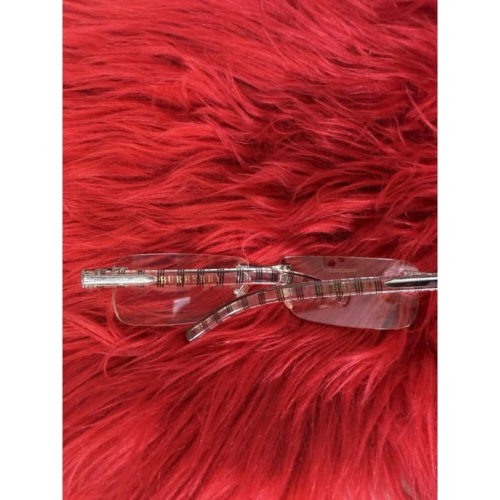 Burberry pre owned
