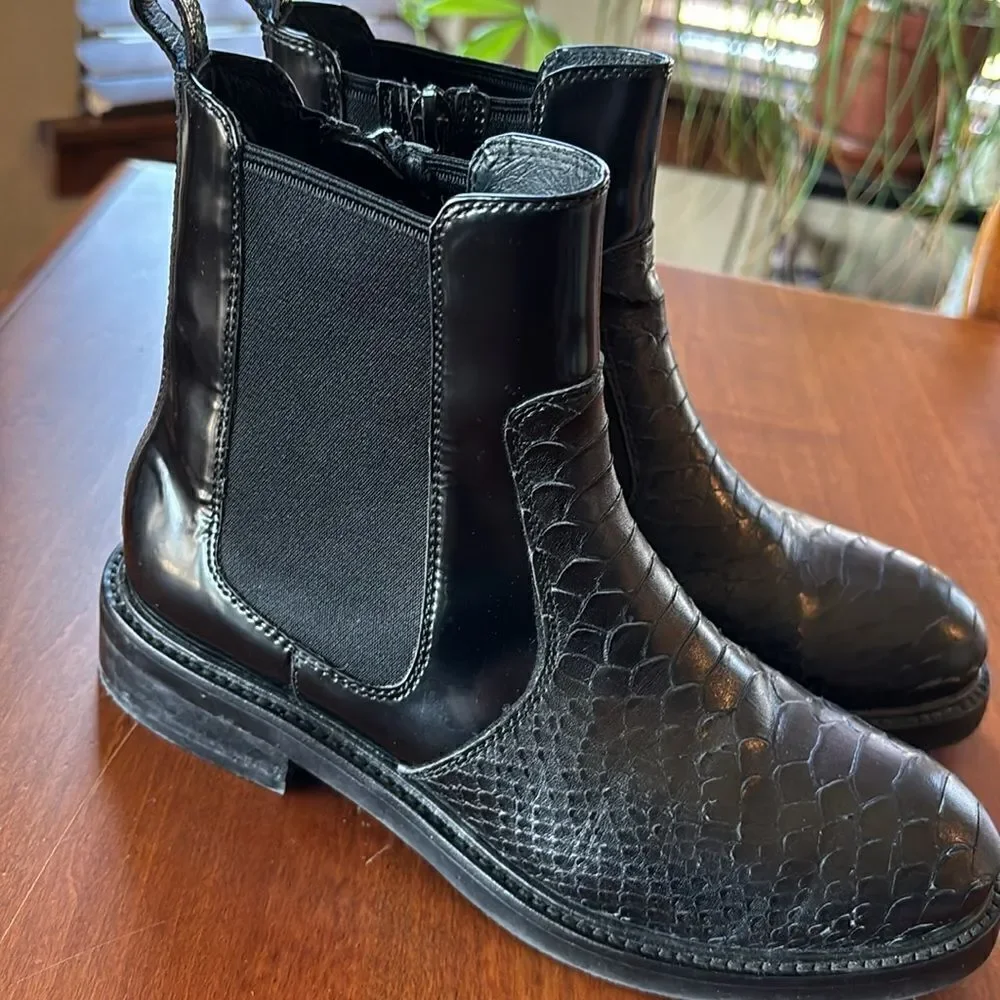 Jeffrey Campbell very gently