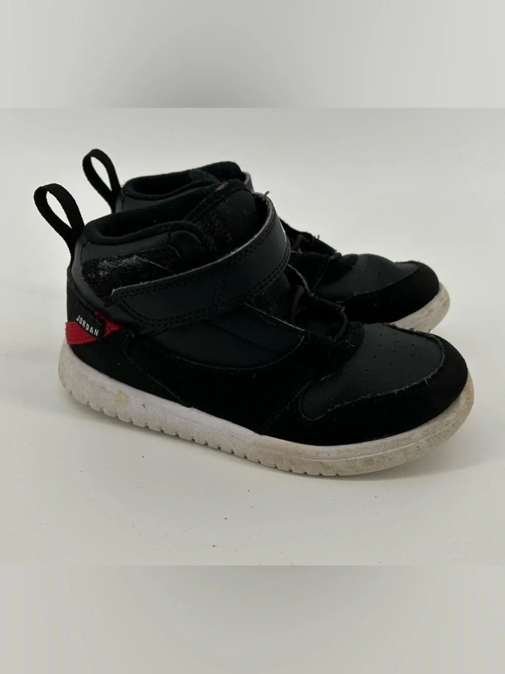Jordan Fadeway black hightop sneakers for kids
