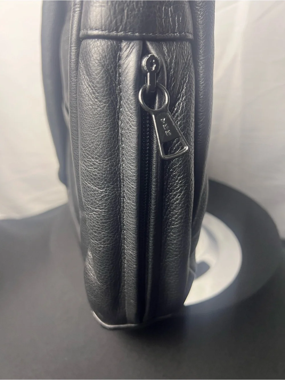 Coronado Leather excellent beautiful
