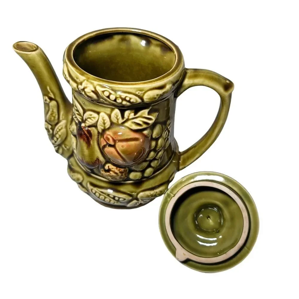 Unbranded vintage ceramic