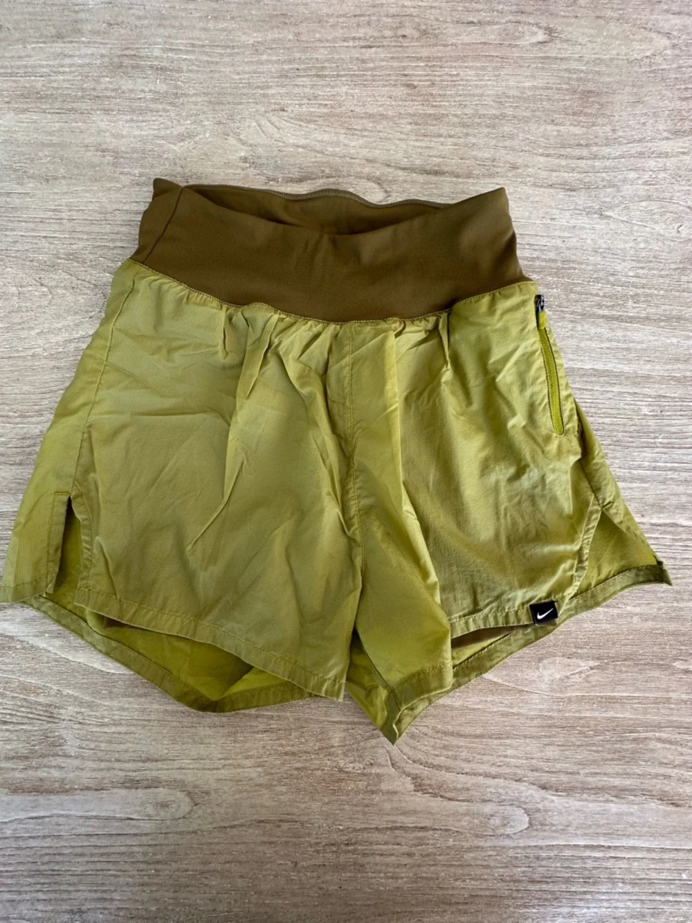 Nike lightweight olive