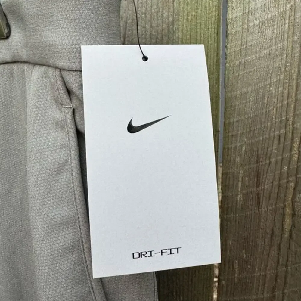 Nike Golf Shorts Dri Fit‎ Gray Size 40 NWT Flat Front Chino Strechy Fabric