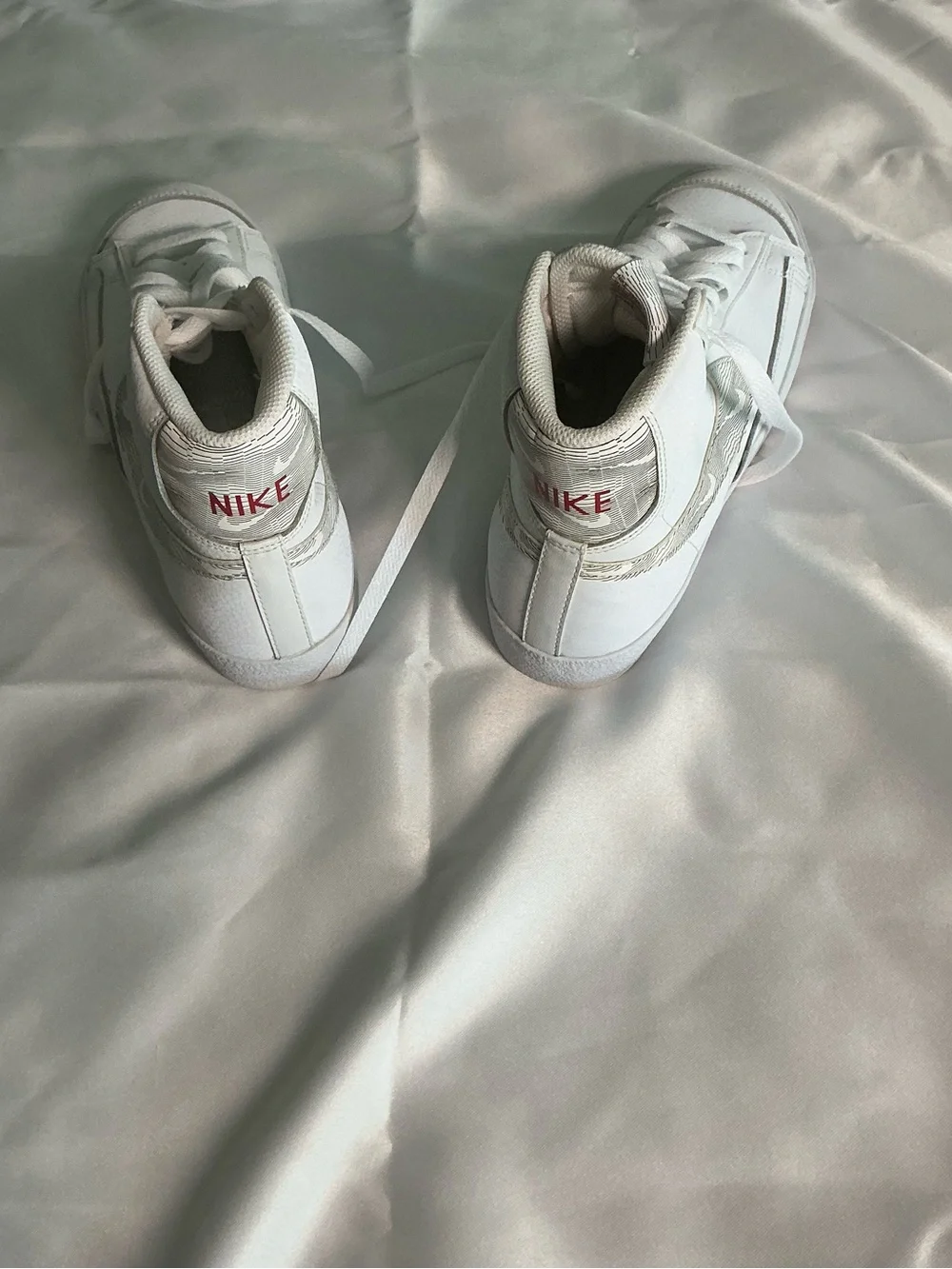 Nike collar logo rubber